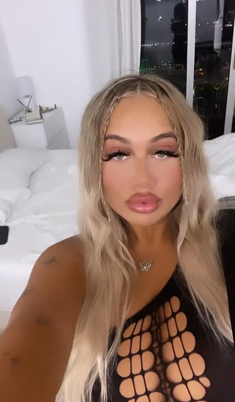 Gianna Malave model hot galleries