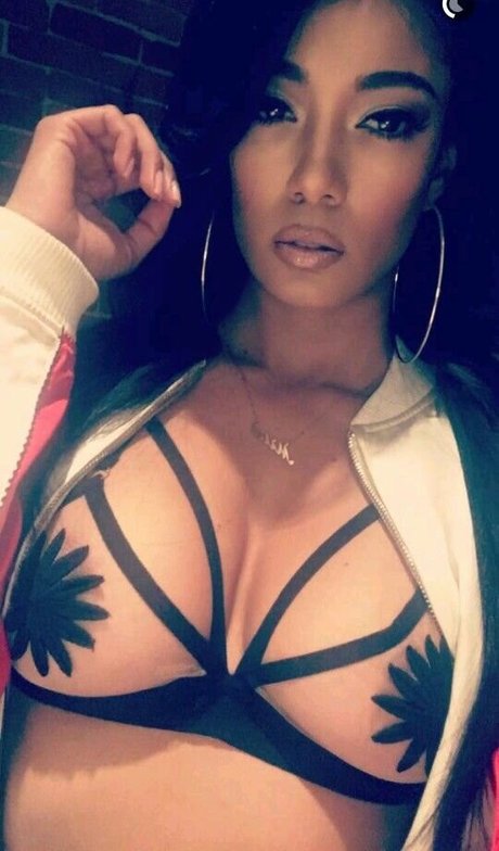 MilaJ xxx star image
