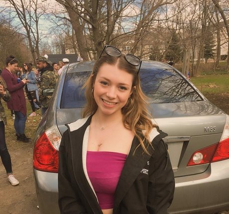 Sara Brooks free pornstar pictures