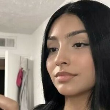 Alyssalyssa1933 nudes actress pics