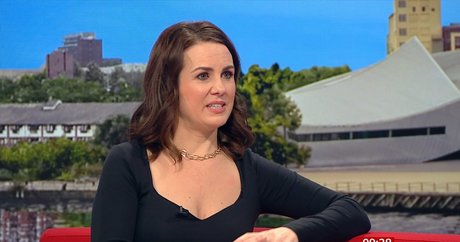 Nina Warhurst model art galleries