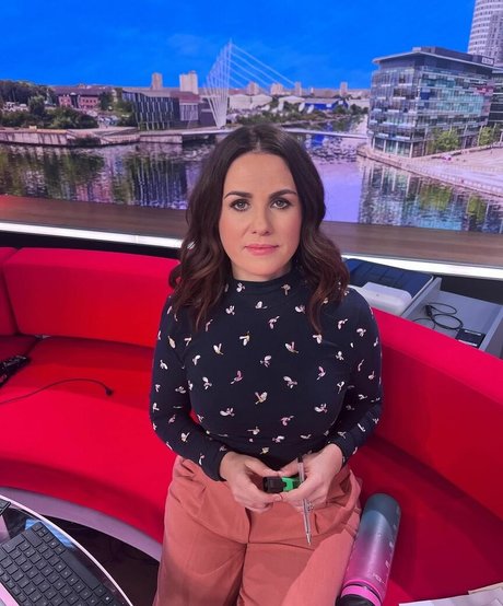 Nina Warhurst art star archive