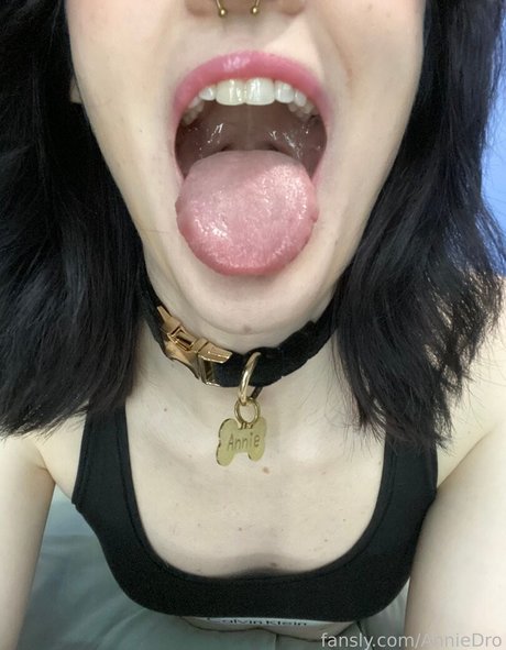 AnnieDro pornstar sex picture