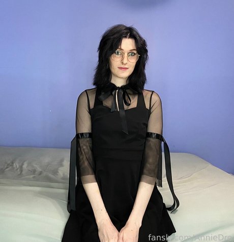 AnnieDro model beautiful img