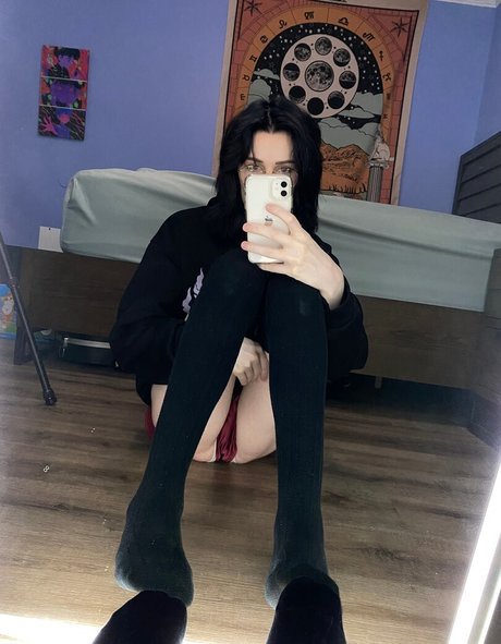 AnnieDro star porn pictures