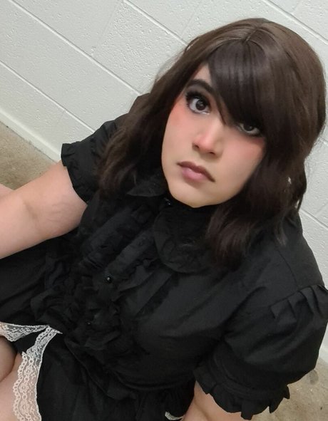 KittyFrills star exclusive photos