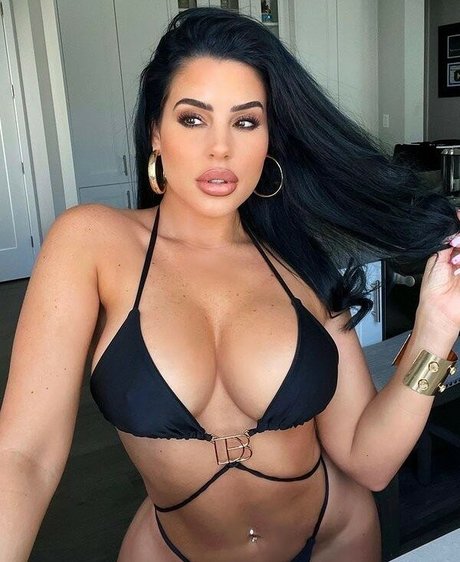 Stephanie Ball model best img