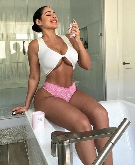 Stephanie Ball star best pics