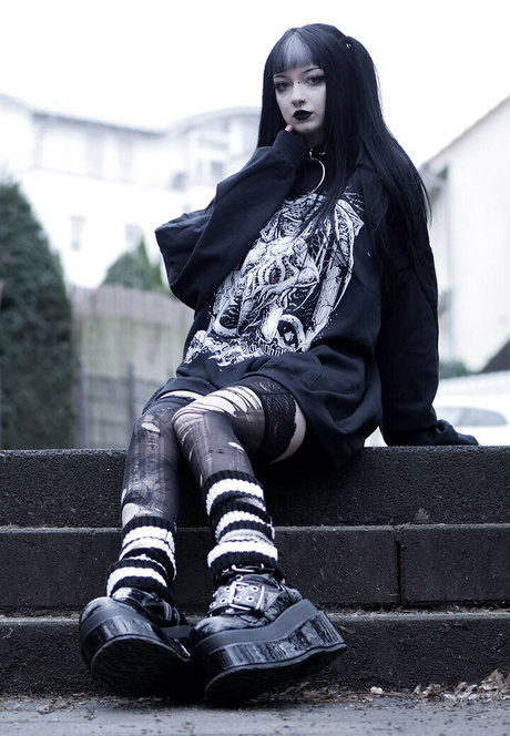 CreepyCassy beautiful pornstar picture