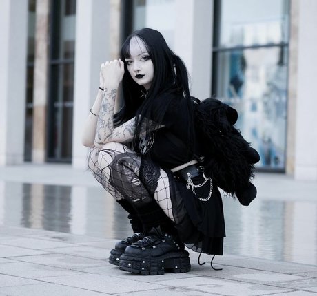 CreepyCassy model art img