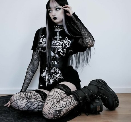 CreepyCassy Profile pic