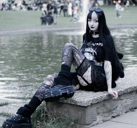 CreepyCassy model beautiful images