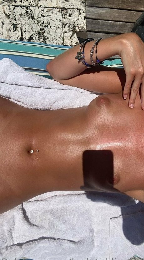 josswrld nude model images