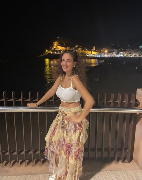 Busty Love model adult picture