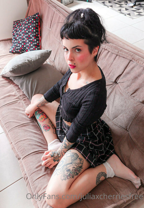 juliaxcherriesfree pornstar nudes img