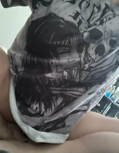 remifree erotic actress pics