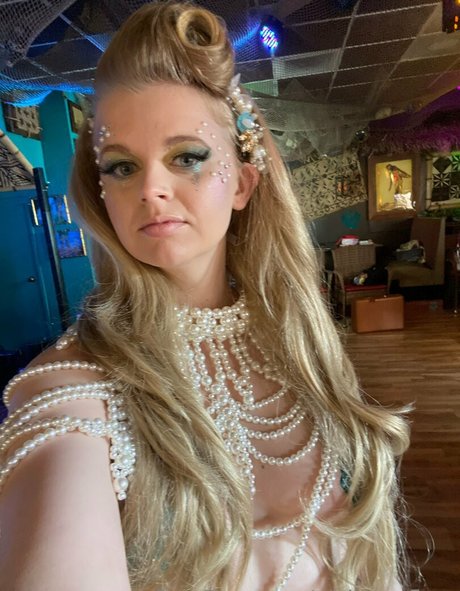 pixievonfleur pretty pornstar pics