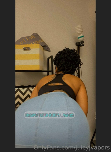 juicyjvapors pornstar nude picture