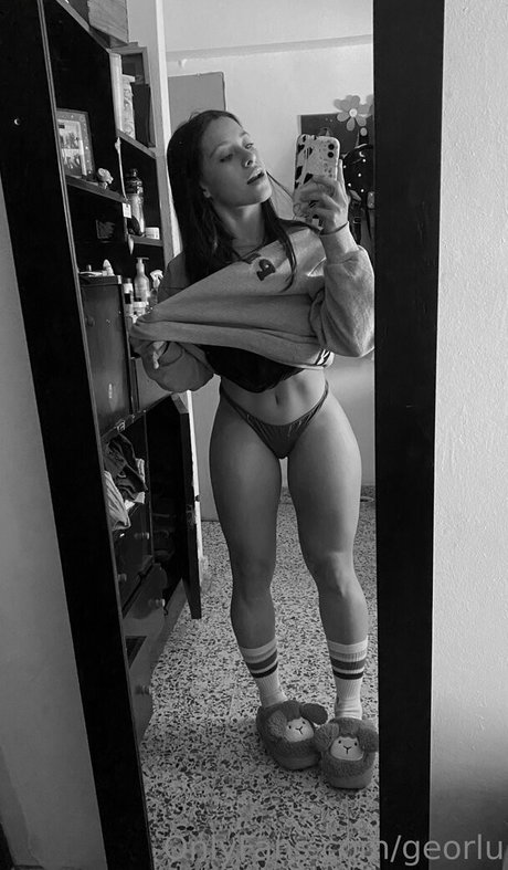 georlu model sexy pics