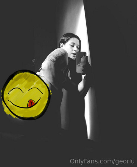 georlu model pretty picture