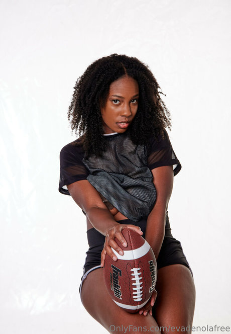 evadenolafree star naked pictures