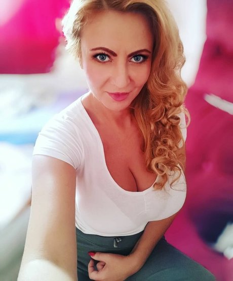 Berina Fati star nudes pictures