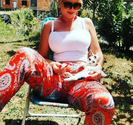 Berina Fati pretty model picture