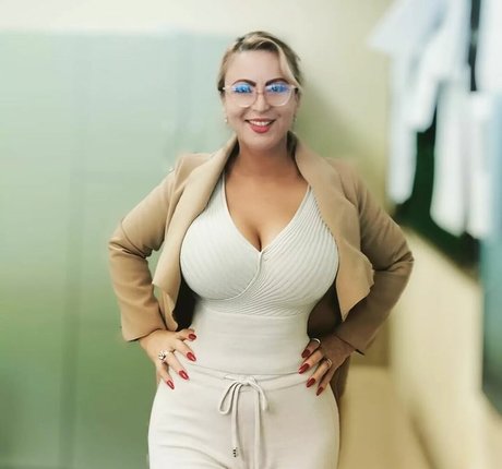 Berina Fati model exclusive photo