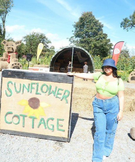 caravernon model hot image