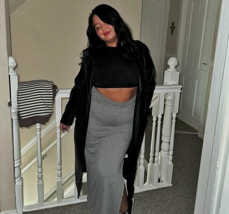 caravernon pornstar top image