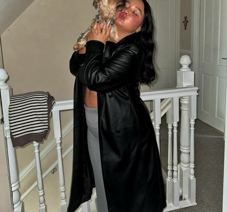 caravernon exclusive pornstar image