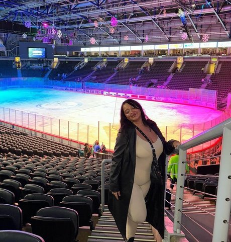 caravernon pornstar adult images