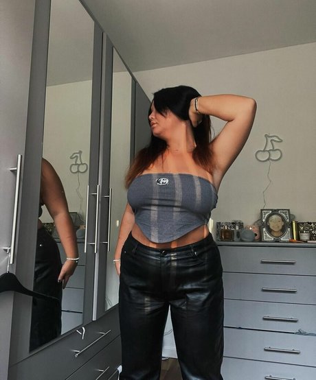 caravernon perfect pornstar photo