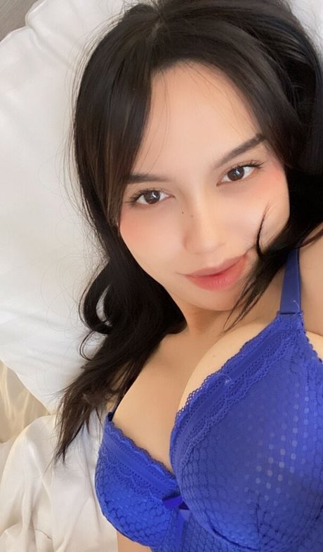 Emmavllryn actress picture