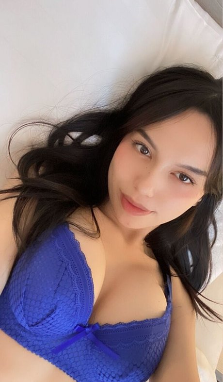 Emmavllryn model adult photos