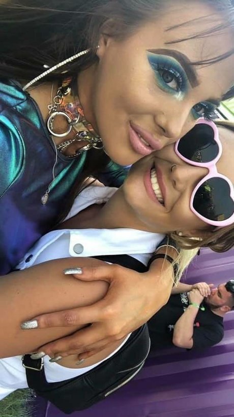 Bobbie Cook model nude photo