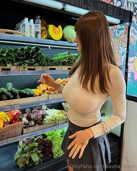 sasha araki model top photos