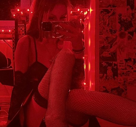 Delusionalsh0ne pornstar high quality images