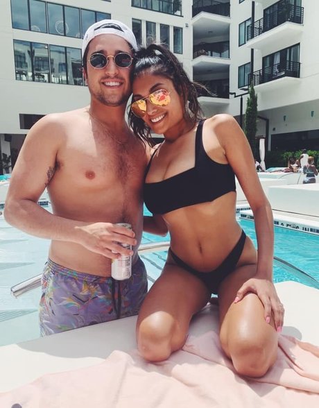 Zia Natasha Lehman model perfect pic