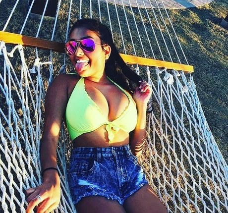 Zia Natasha Lehman star top picture