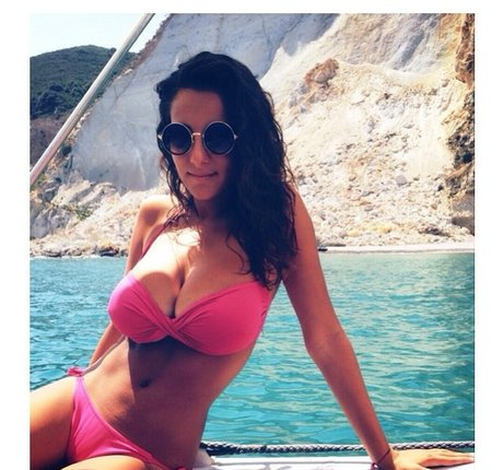 Cleo Bracchi sexy star pictures