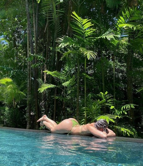 Nikita Simpson naked star galleries