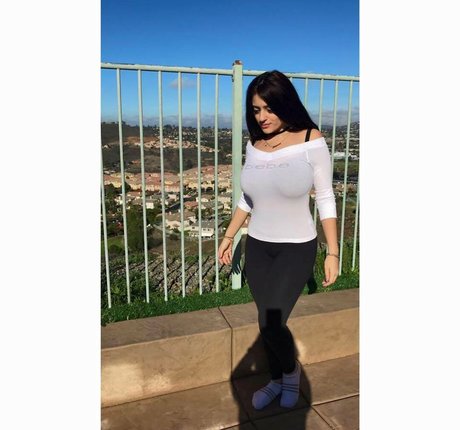 Maria Sharrad xxx pornstar photo