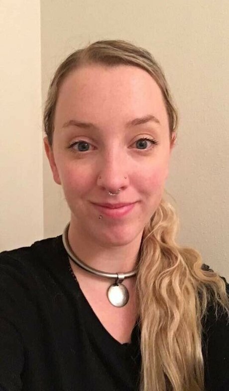 HotwifeAly pornstar top galleries