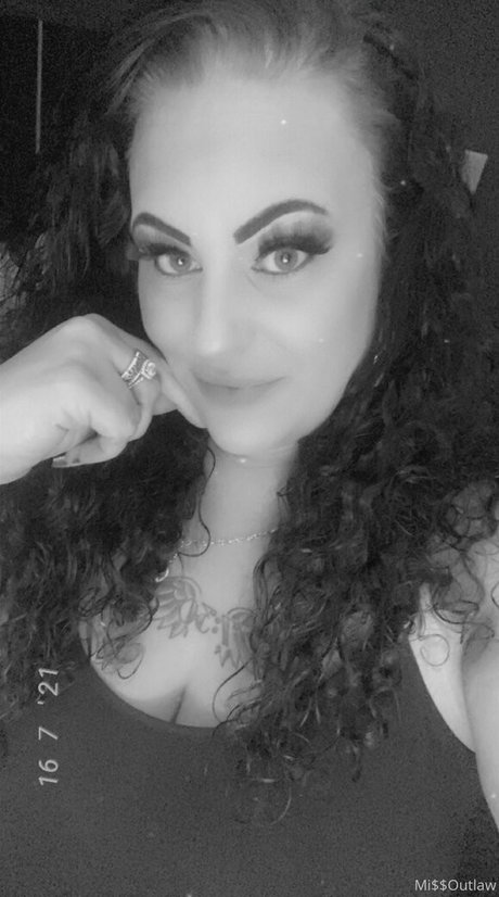 missoutlawakaladyk star art pics