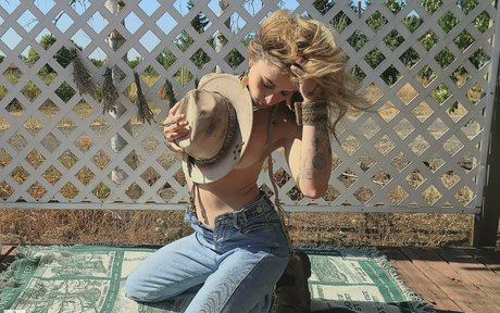 lilsweetpeamarie adult star pic