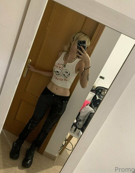 theuniqueonly model top image