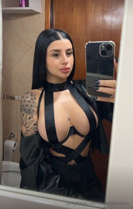 theuniqueonly star naked images