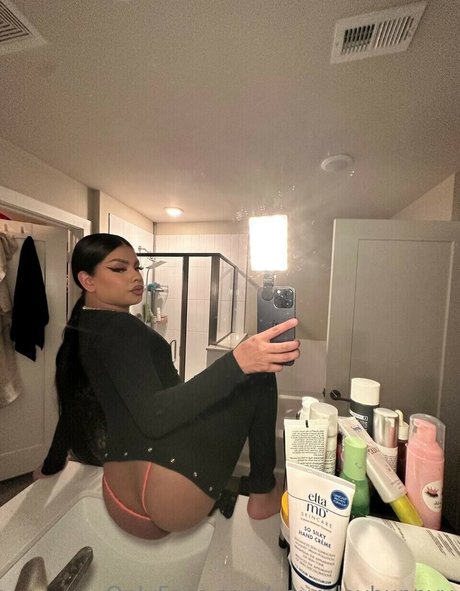 Yourplaybunnyy art actress photo