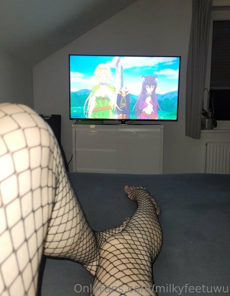 milkyfeetuwu star free pictures